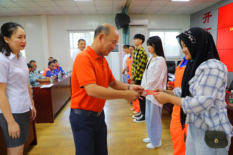 “金秋助學(xué)，圓夢明佳！”明佳集團(tuán)黨支部及工會組織開展愛心助學(xué)活動！